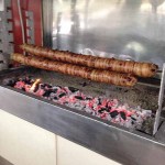 Εξοχικό κέντρο ο πλάτανος Μενού: ψητά σούβλας.